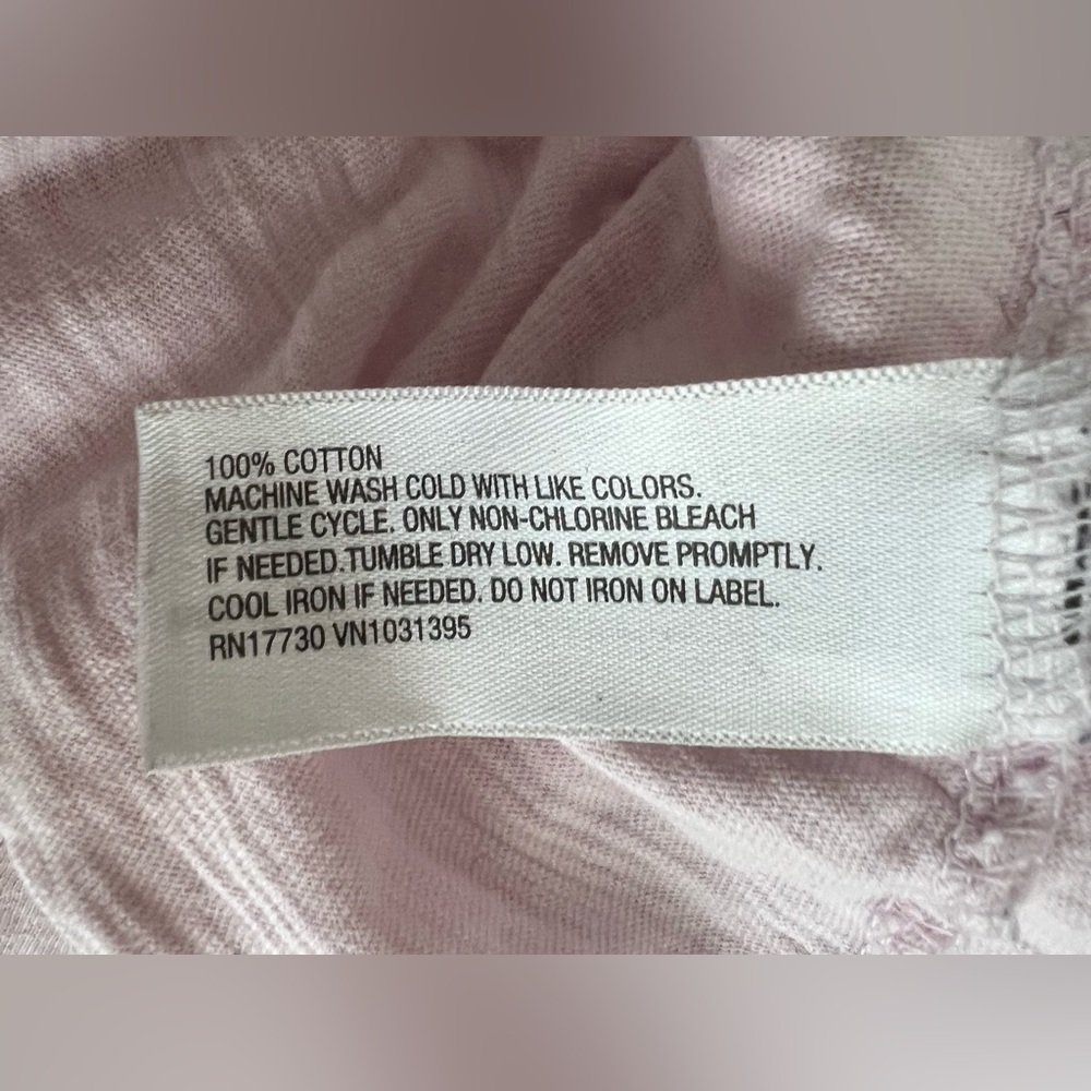 Universal Threads V-Neck Tee - Picture 5 of 5
